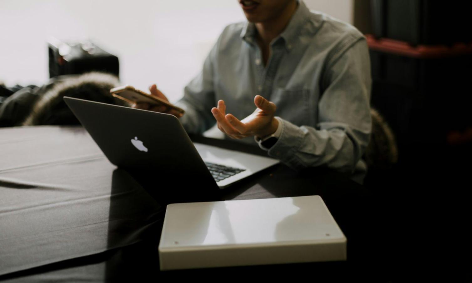 Groupe d'étude travaillant sur des analyses comportementales